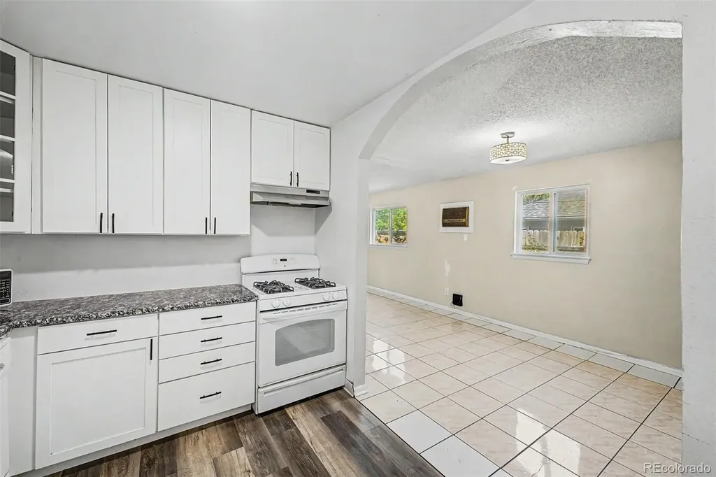 1042 Yuba Street Aurora CO 80011