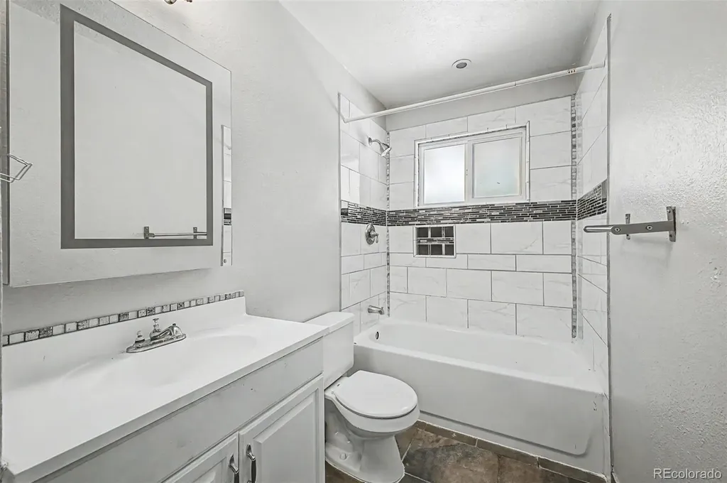 1042 Yuba Street Aurora CO 80011