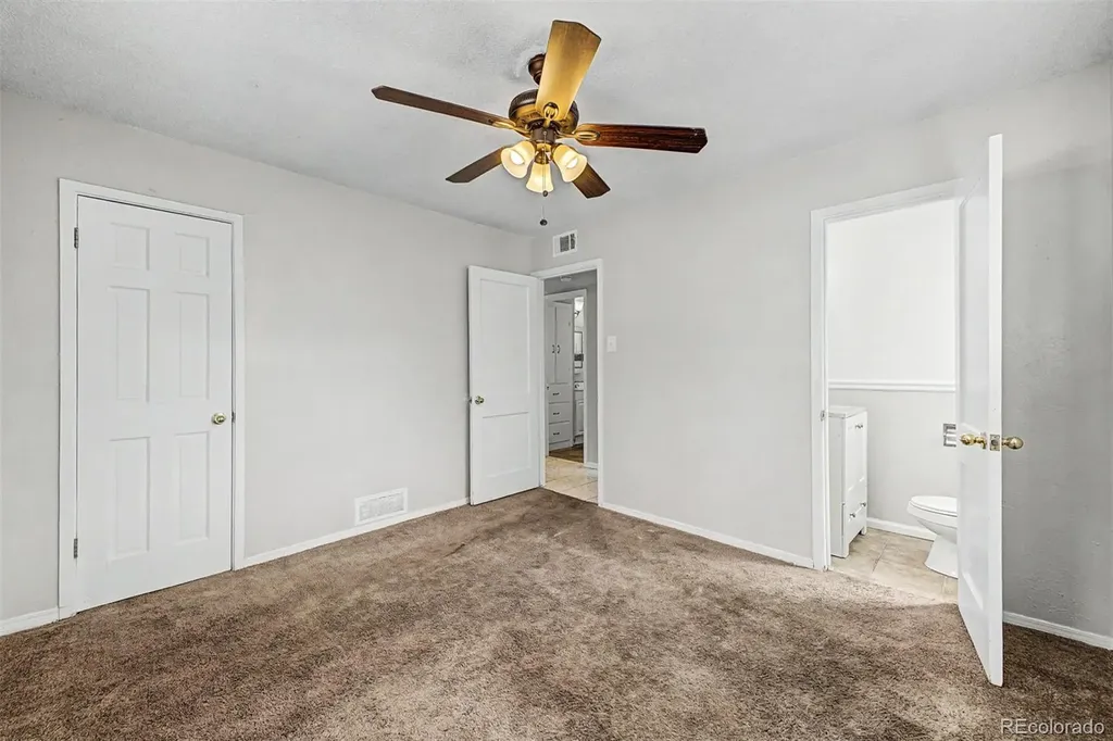 1042 Yuba Street Aurora CO 80011