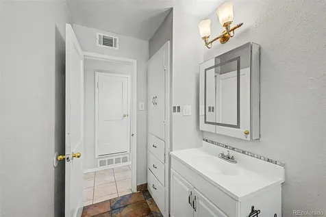 1042 Yuba Street Aurora CO 80011