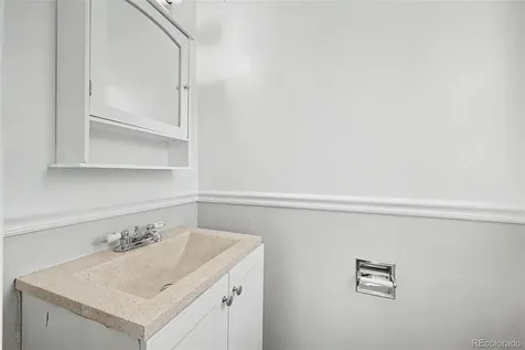 1042 Yuba Street Aurora CO 80011