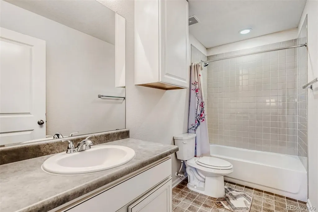 25060 E Maple Place Aurora CO 80018
