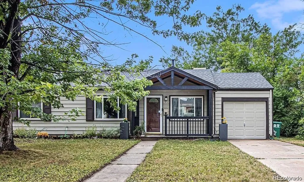 2895 S Cherry Way Denver CO 80222