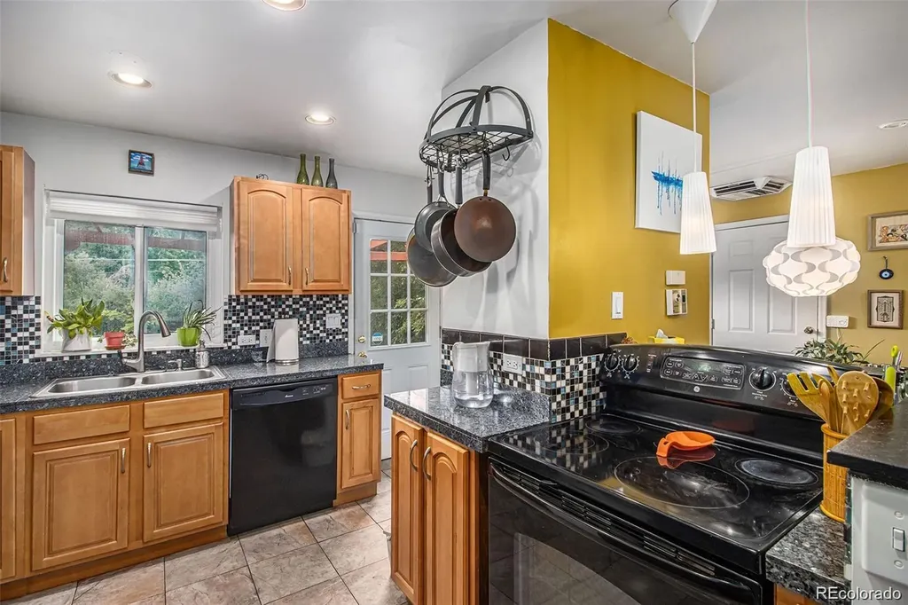 2895 S Cherry Way Denver CO 80222