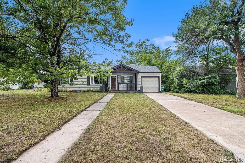 2895 S Cherry Way Denver CO 80222