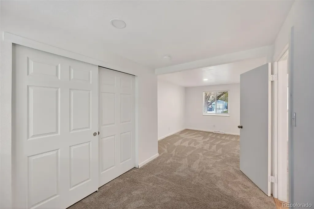 941 S Ironton Street Aurora CO 80012