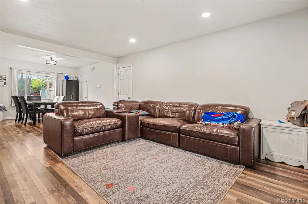873 Troy Street Aurora CO 80011