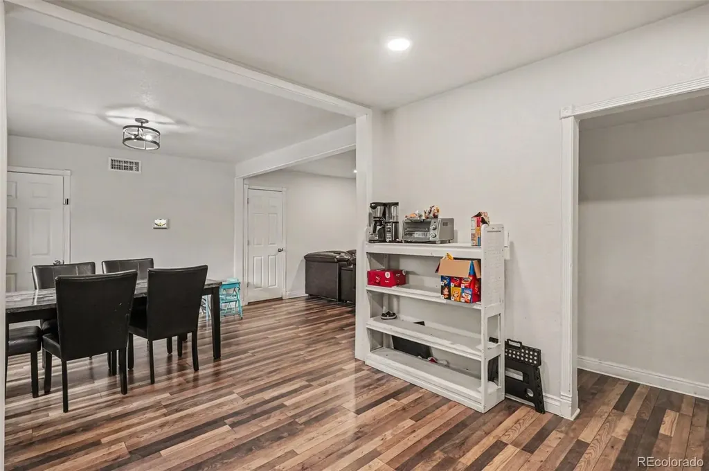 873 Troy Street Aurora CO 80011