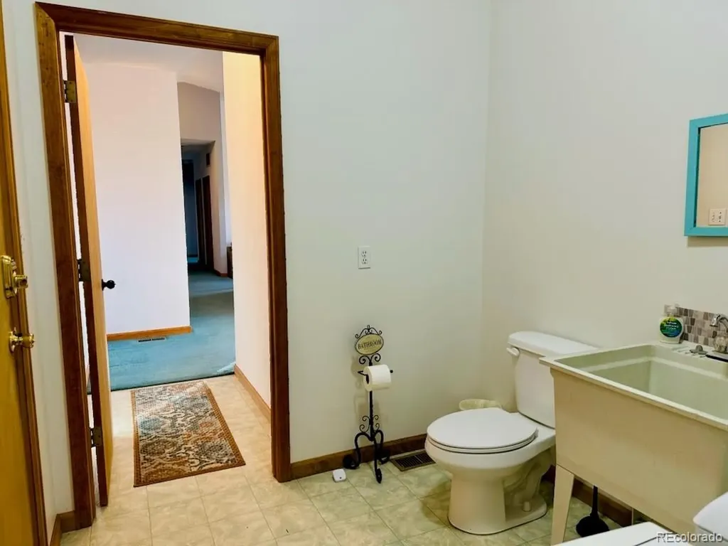 105 Indian Hill Road Mosca CO 81146