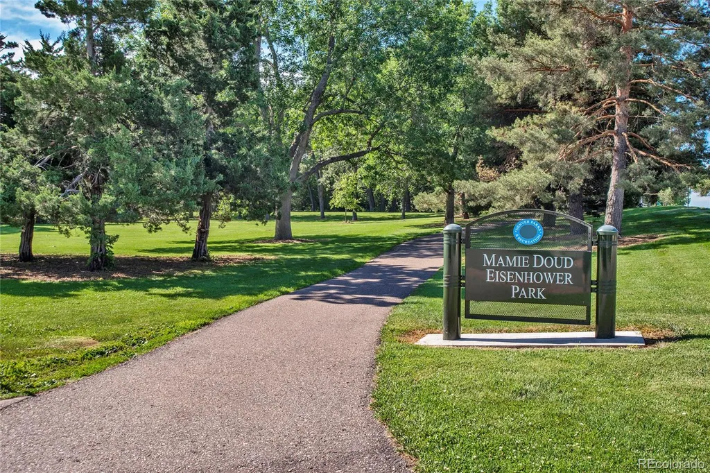 2876 S Elm Street Denver CO 80222