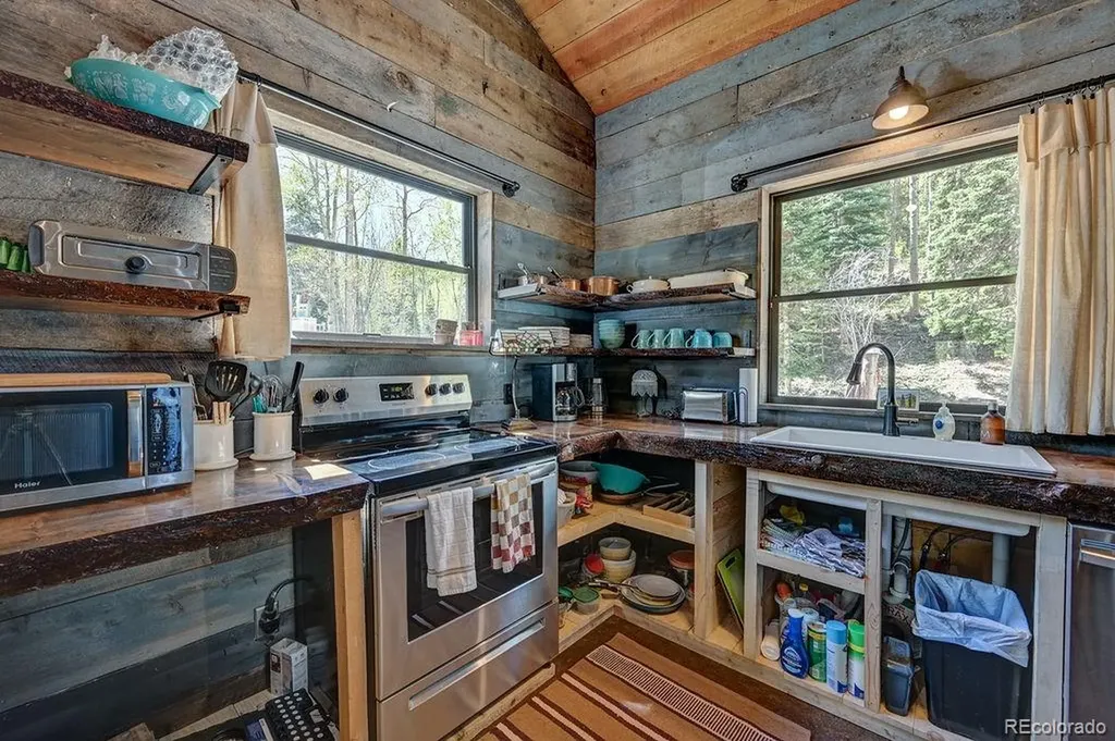 22525 Barnhill Street Salida CO 81201