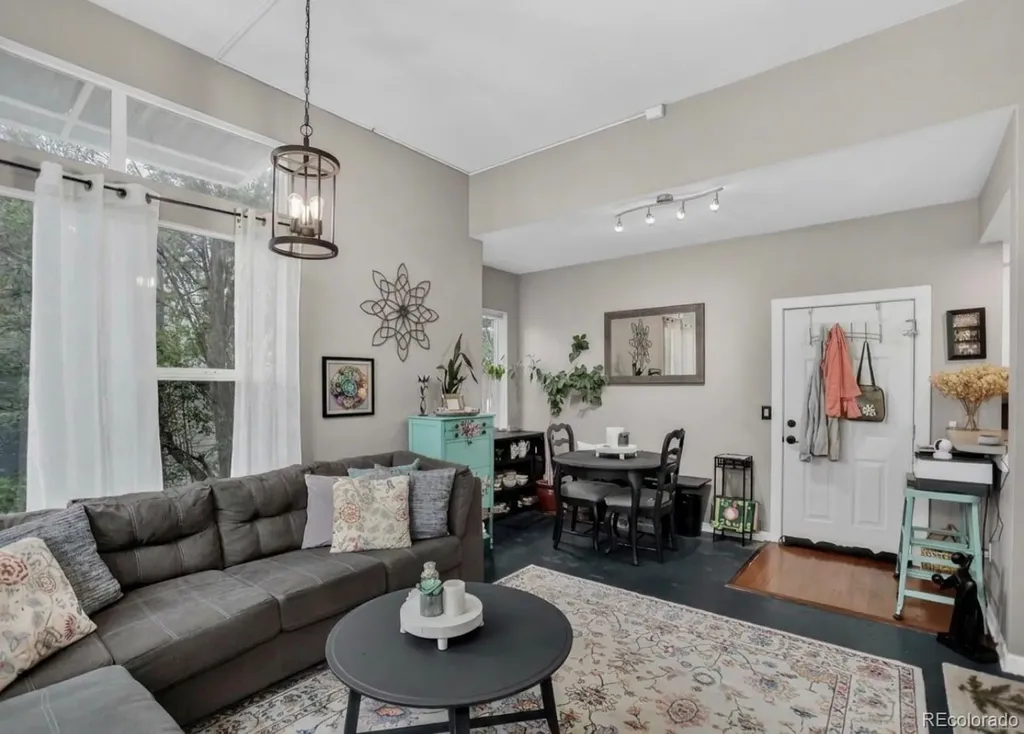 2828 Syracuse Street Denver CO 80238