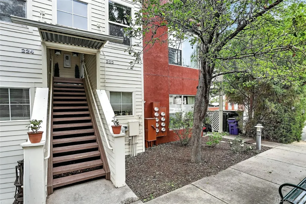 2828 Syracuse Street Denver CO 80238