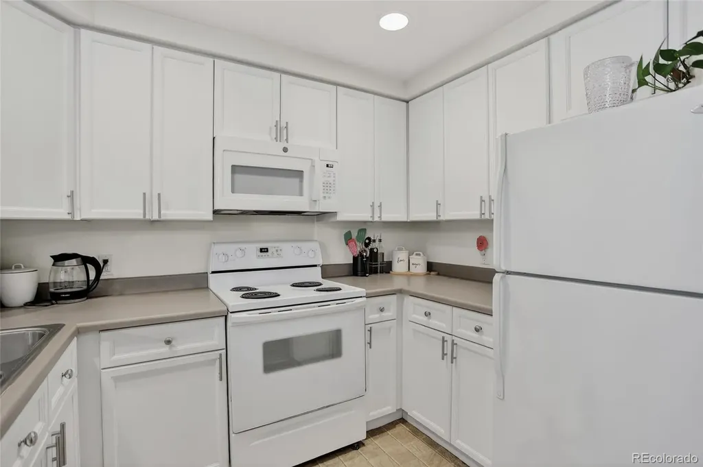 2828 Syracuse Street Denver CO 80238