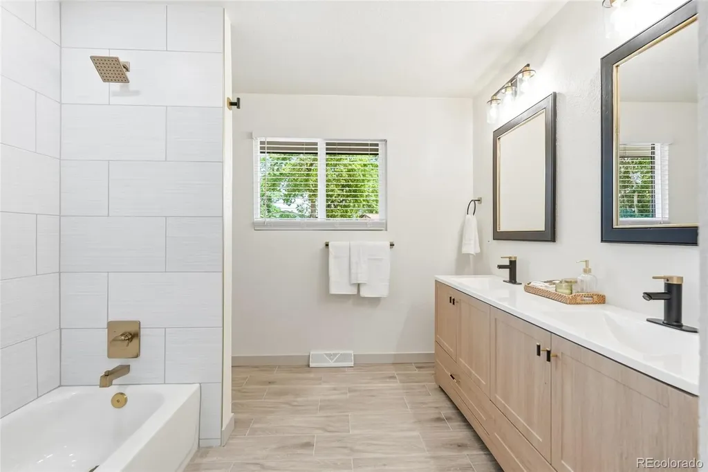 383 S Robb Way Denver CO 80226