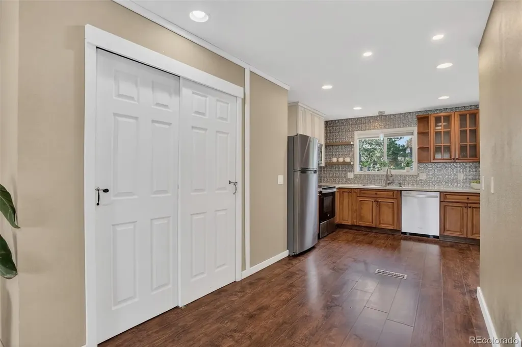 6870 S Broadway Centennial CO 80122