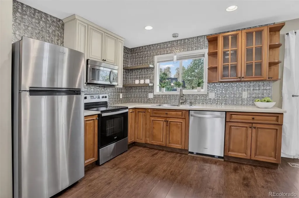 6870 S Broadway Centennial CO 80122