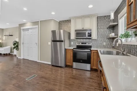 6870 S Broadway Centennial CO 80122