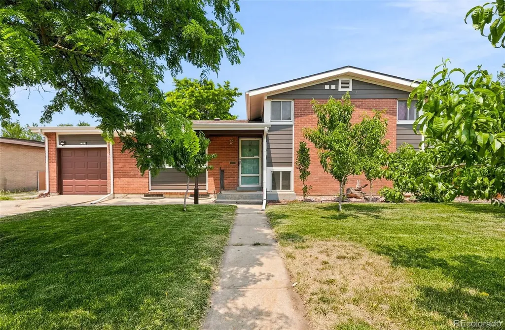 3233 Troy Street Aurora CO 80011