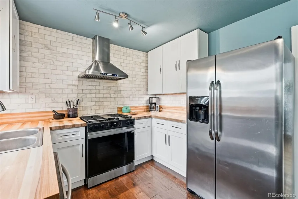3233 Troy Street Aurora CO 80011