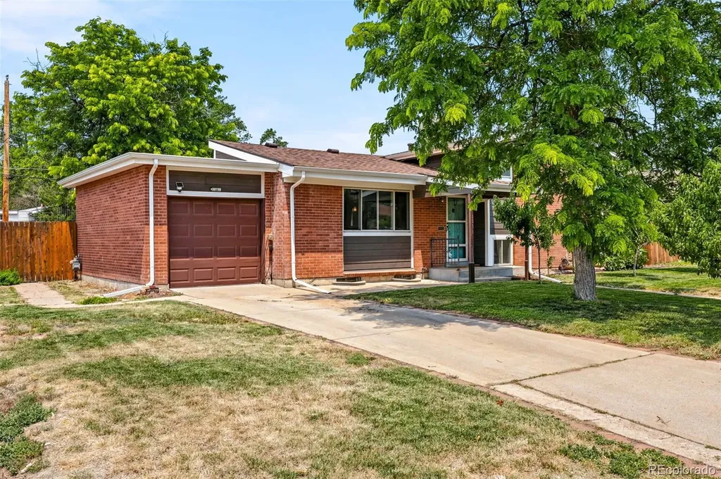 3233 Troy Street Aurora CO 80011
