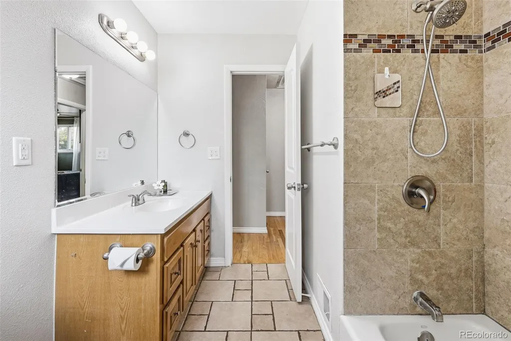 3233 Troy Street Aurora CO 80011