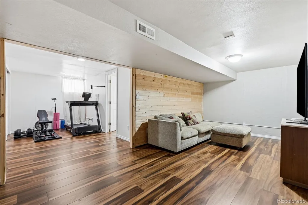 3233 Troy Street Aurora CO 80011