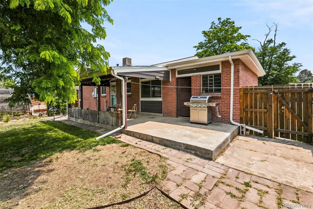 3233 Troy Street Aurora CO 80011