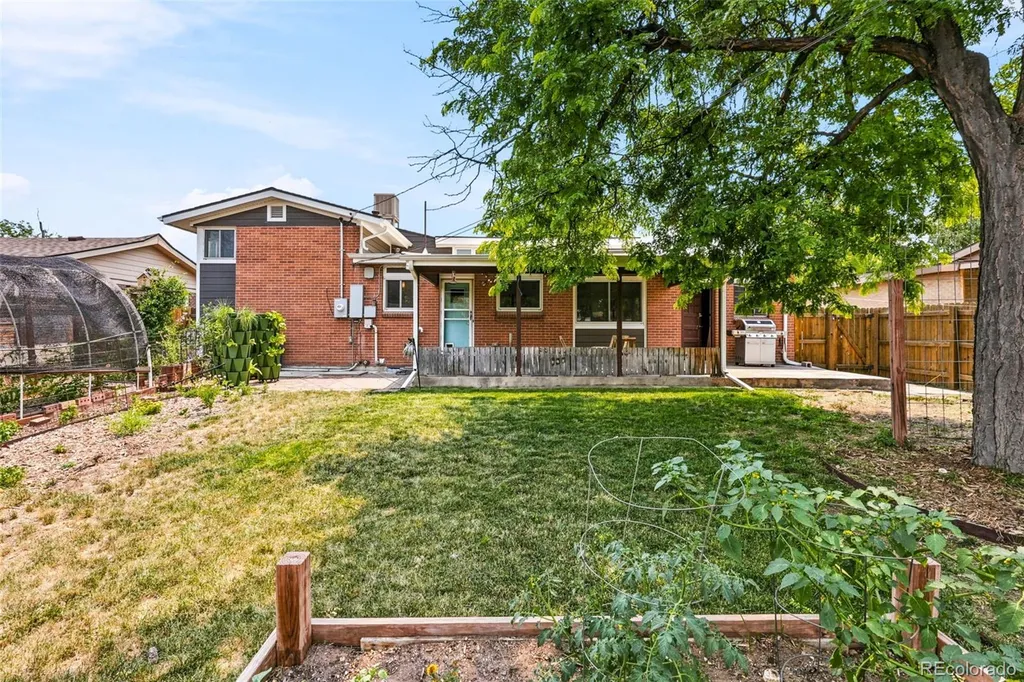 3233 Troy Street Aurora CO 80011