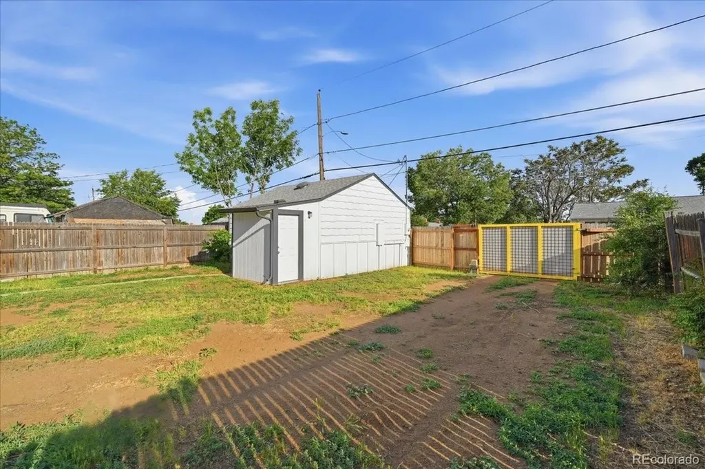 7194 Garden Lane Commerce City CO 80022