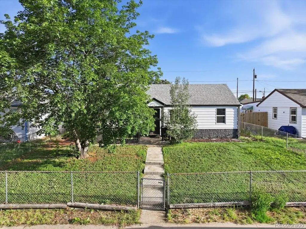 7194 Garden Lane Commerce City CO 80022