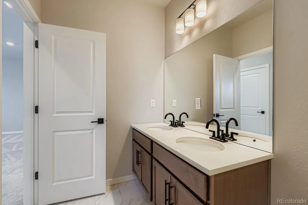 464515 Sunrise Court Bennett CO 80102