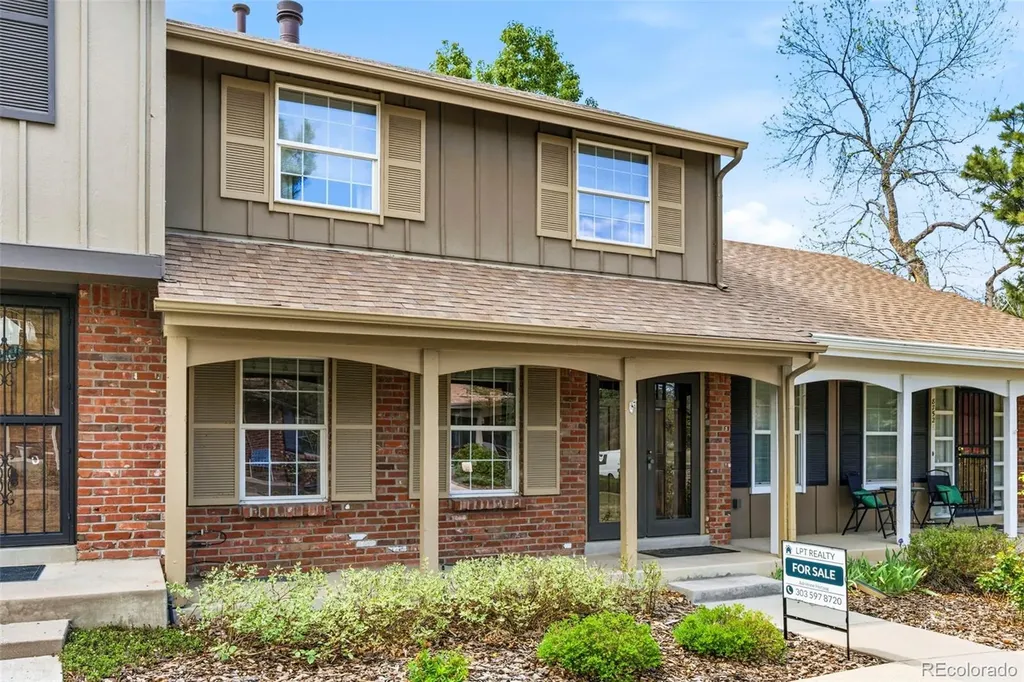 8752 E Amherst Drive Denver CO 80231