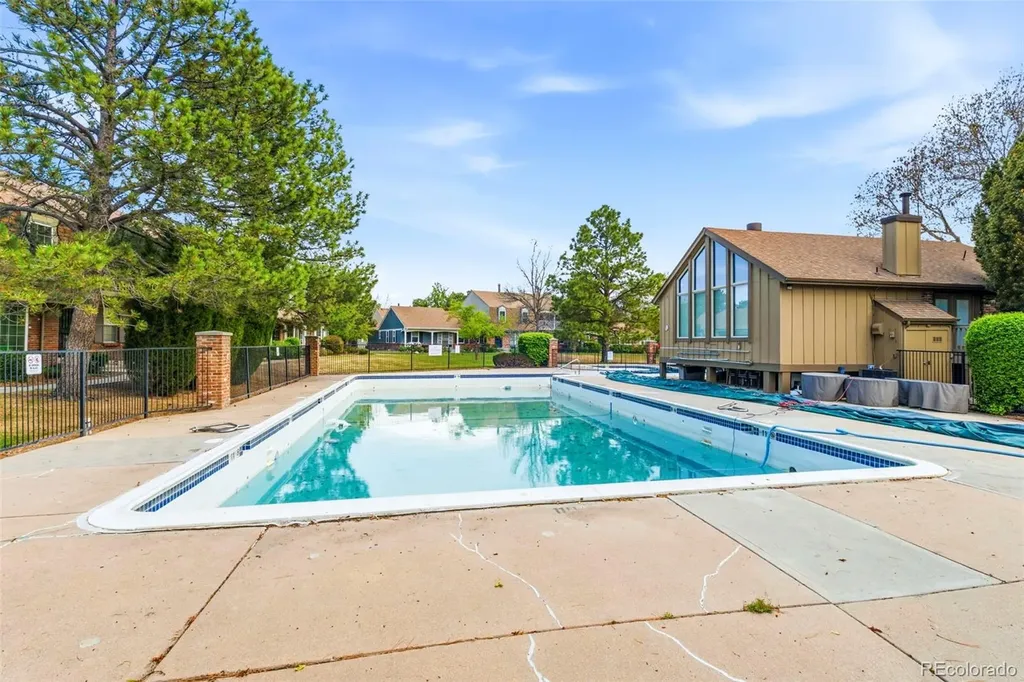 8752 E Amherst Drive Denver CO 80231
