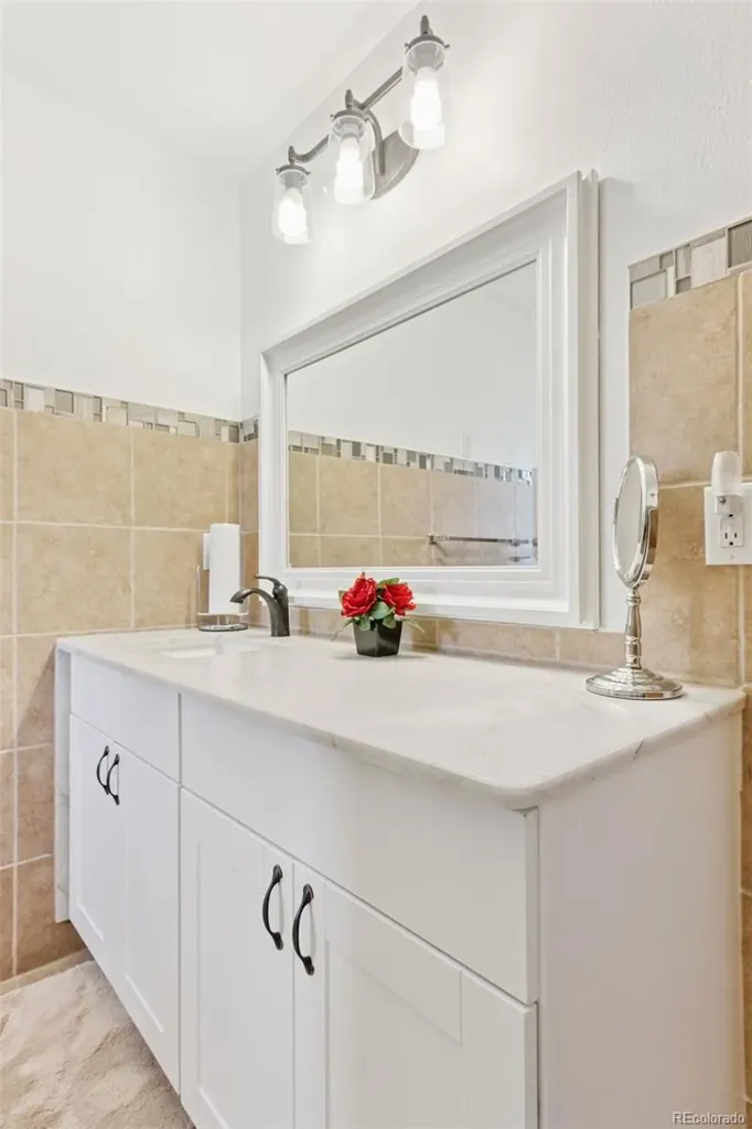 8484 E Radcliff Avenue Denver CO 80237