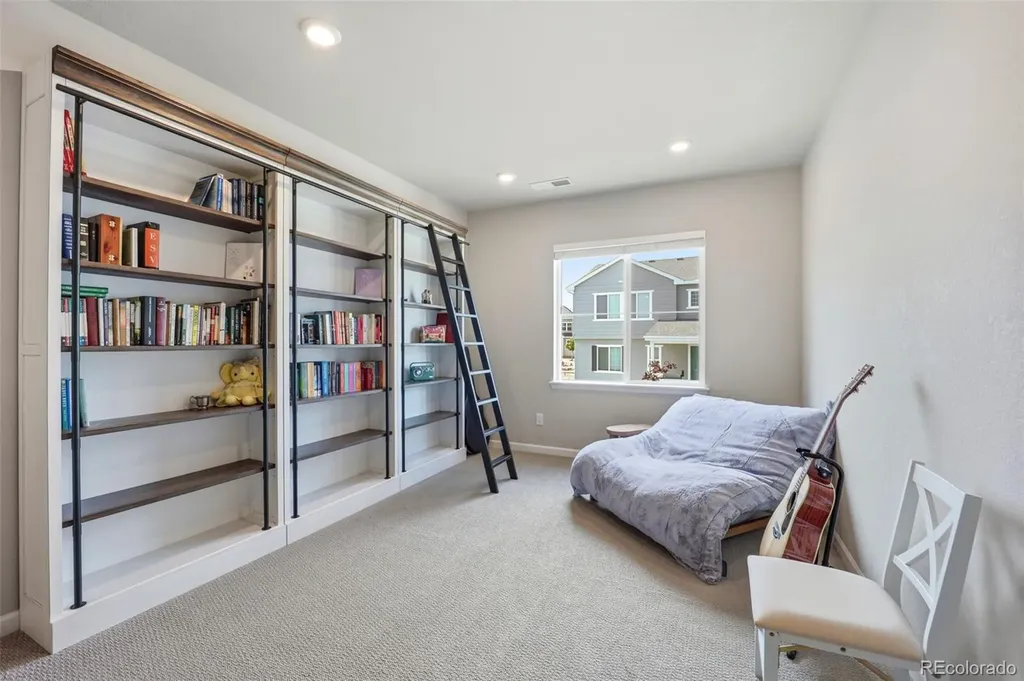 7240 S White Crow Way Aurora CO 80016