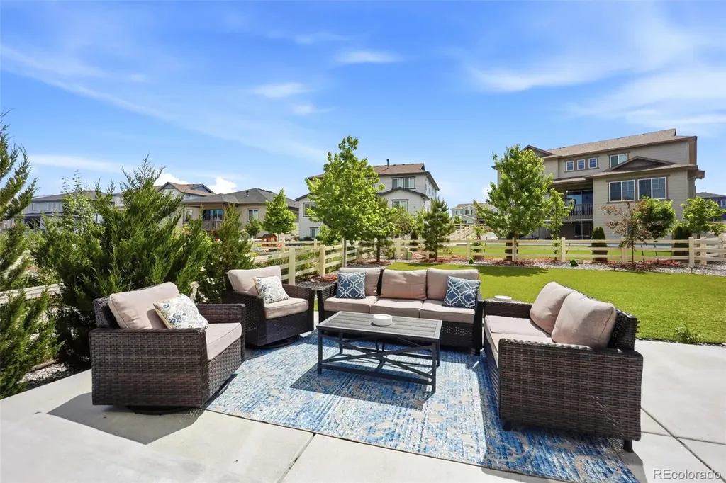 7240 S White Crow Way Aurora CO 80016