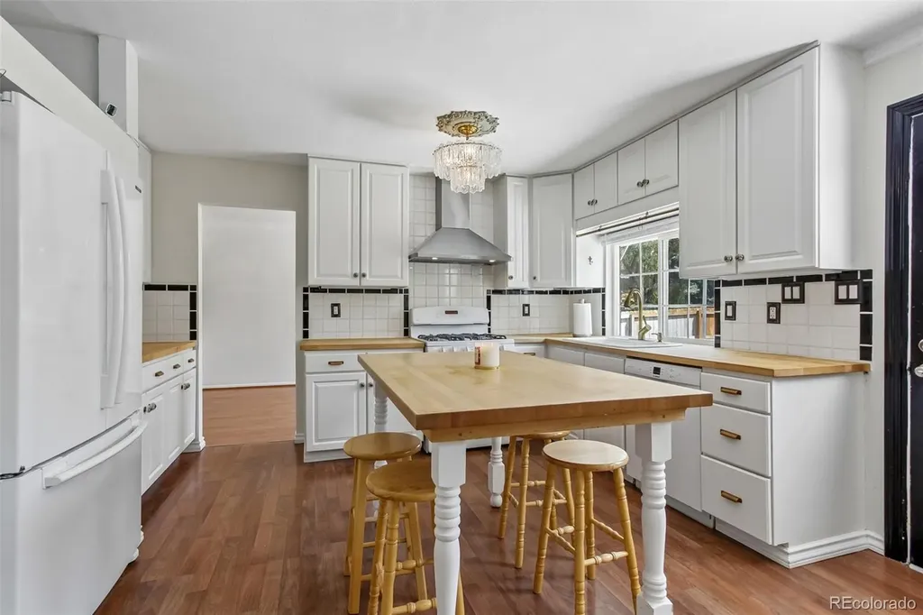 7492 E Bates Drive Denver CO 80231