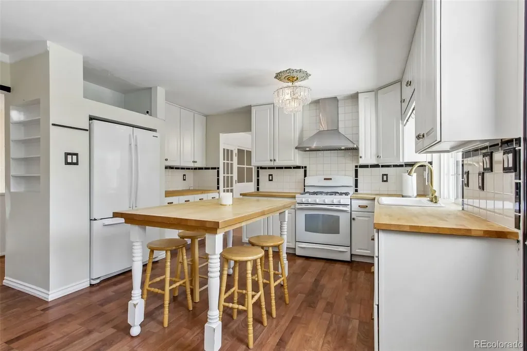 7492 E Bates Drive Denver CO 80231
