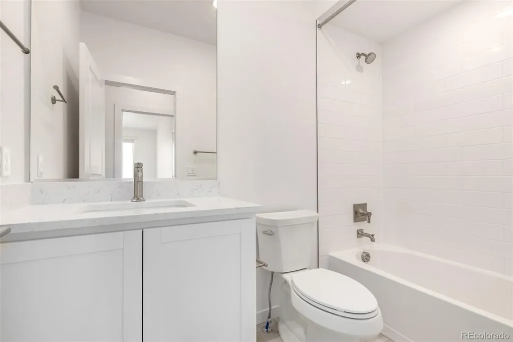 6153 N Ceylon Street Denver CO 80249