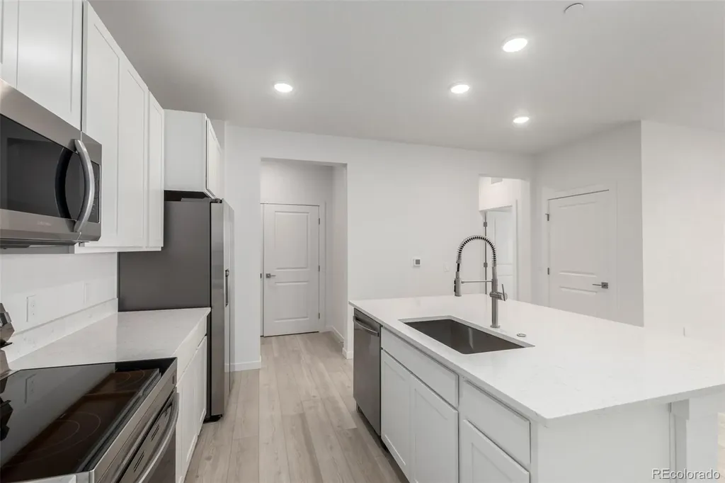 6153 N Ceylon Street Denver CO 80249