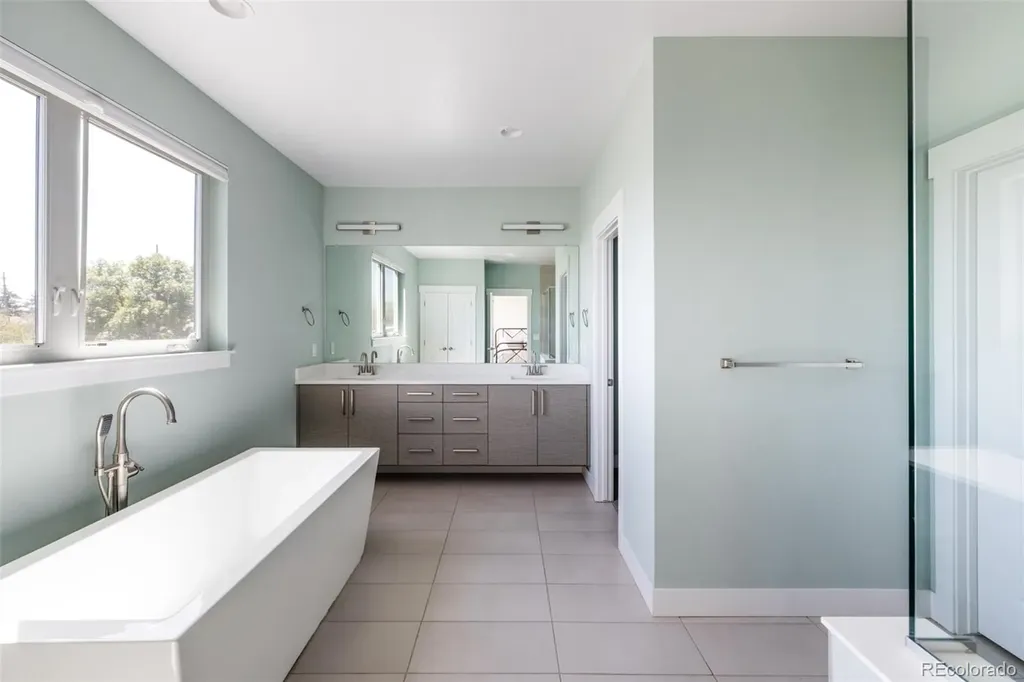 5620 Zuni Court Denver CO 80221
