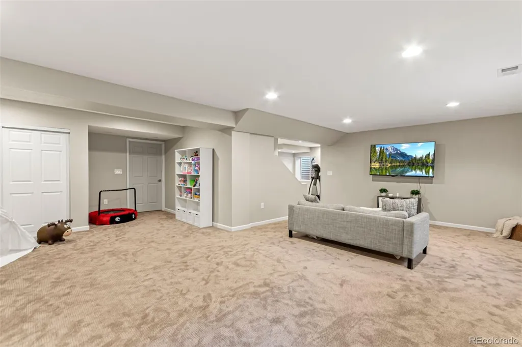 9337 Iron Mountain Way Arvada CO 80007