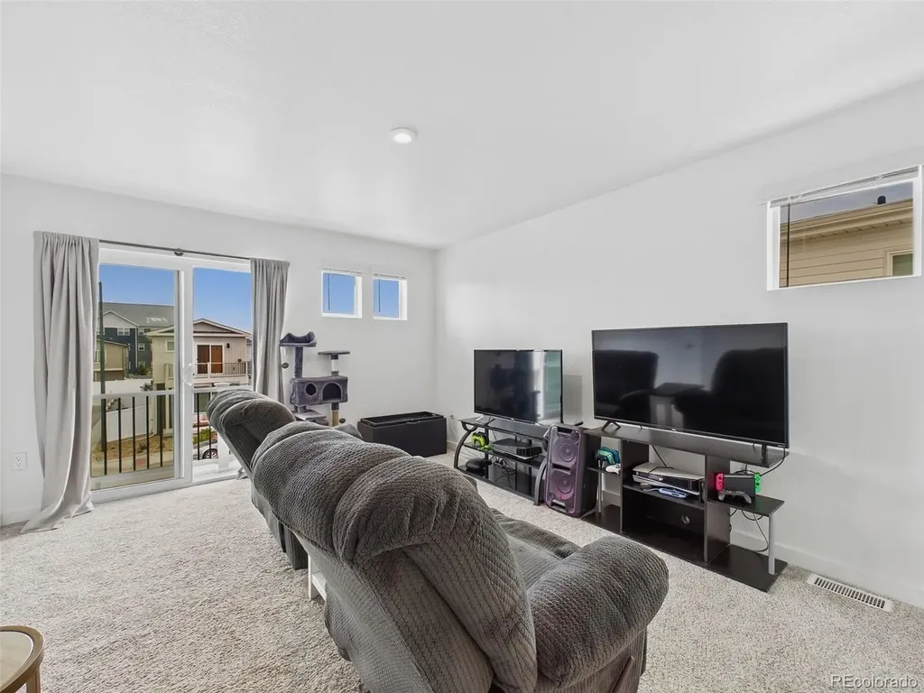 5033 N Walden Way Denver CO 80249