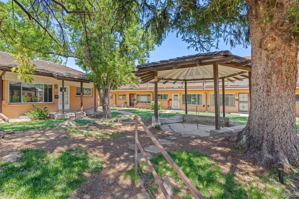 12820 Willow Lane Golden CO 80401