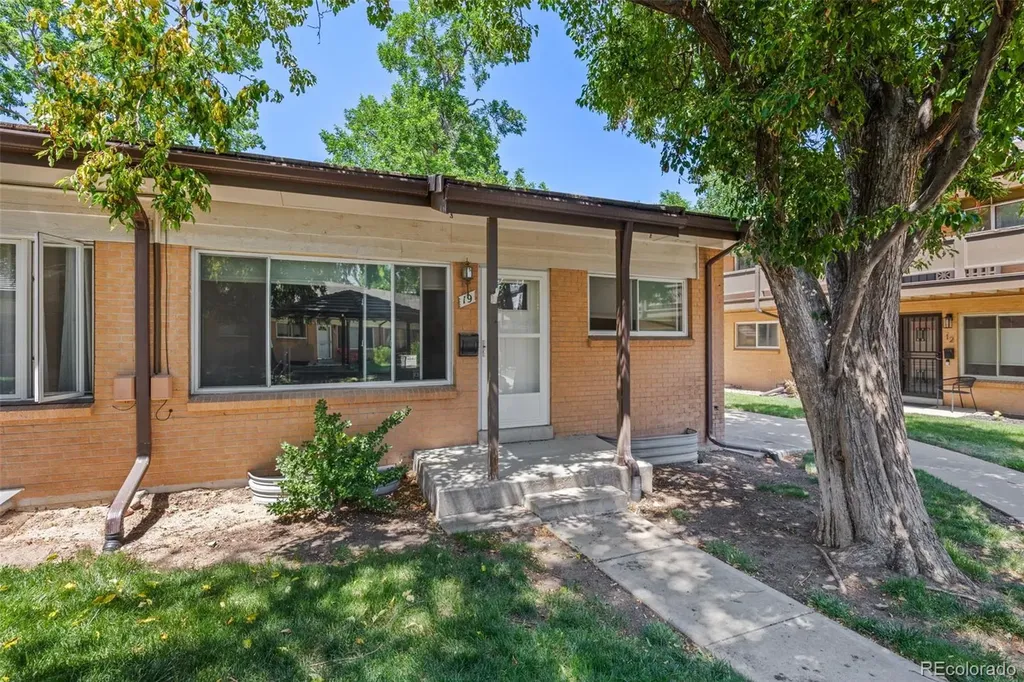 12820 Willow Lane Golden CO 80401
