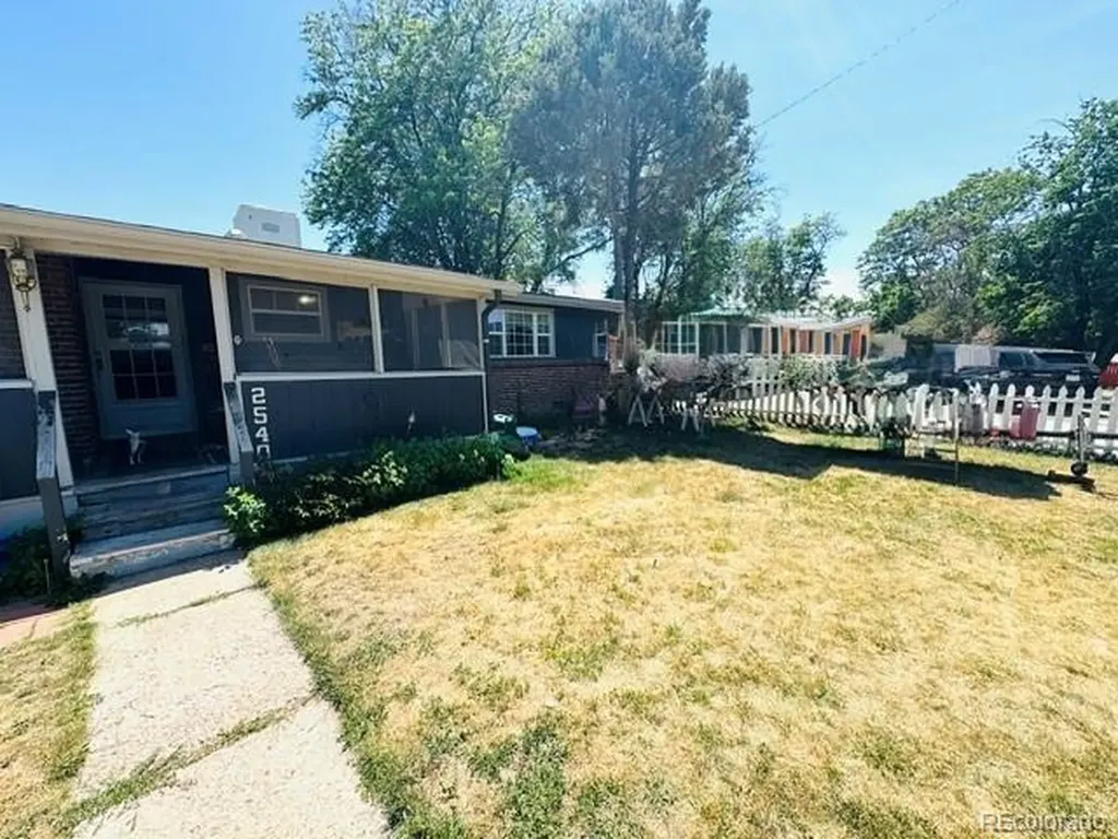 2540 Valley View Drive Denver CO 80221