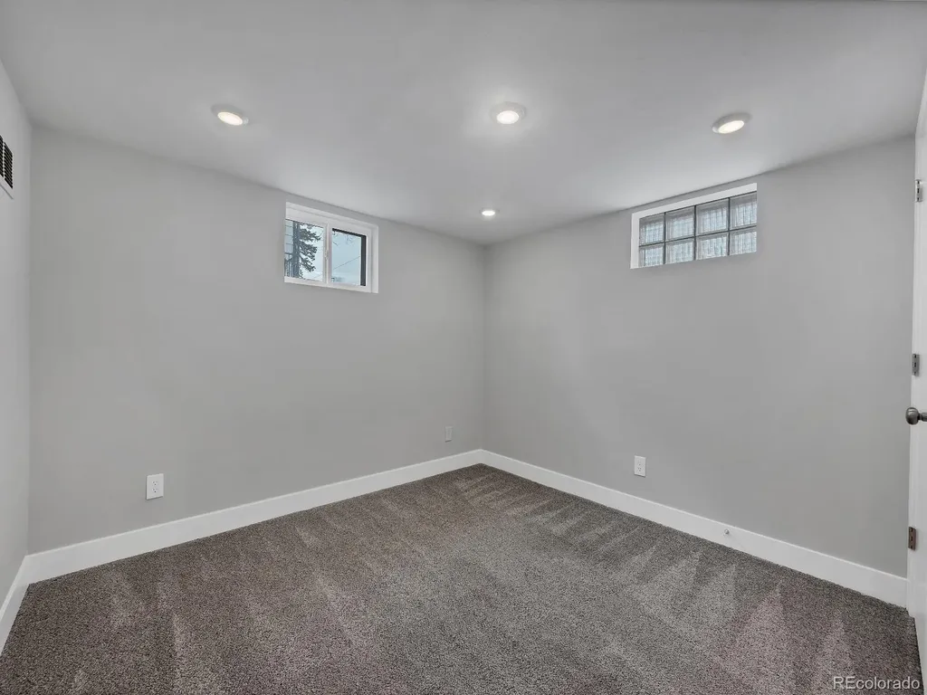 4035 S Logan Street Englewood CO 80113