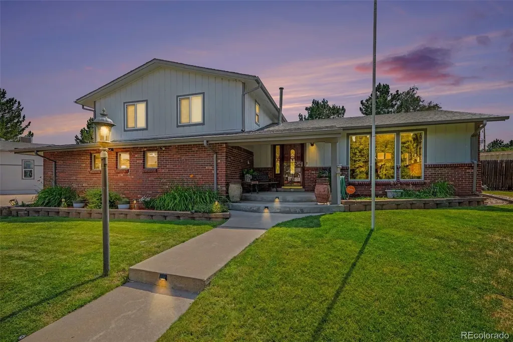 8143 S Otis Court Littleton CO 80128