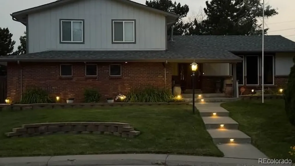 8143 S Otis Court Littleton CO 80128